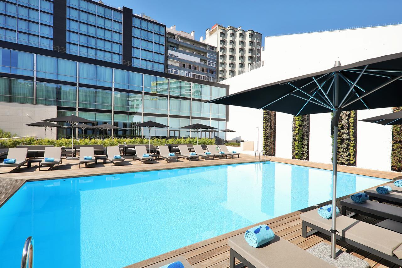 Iberostar Selection Lisboa Hotel Luaran gambar The swimming pool at the hotel