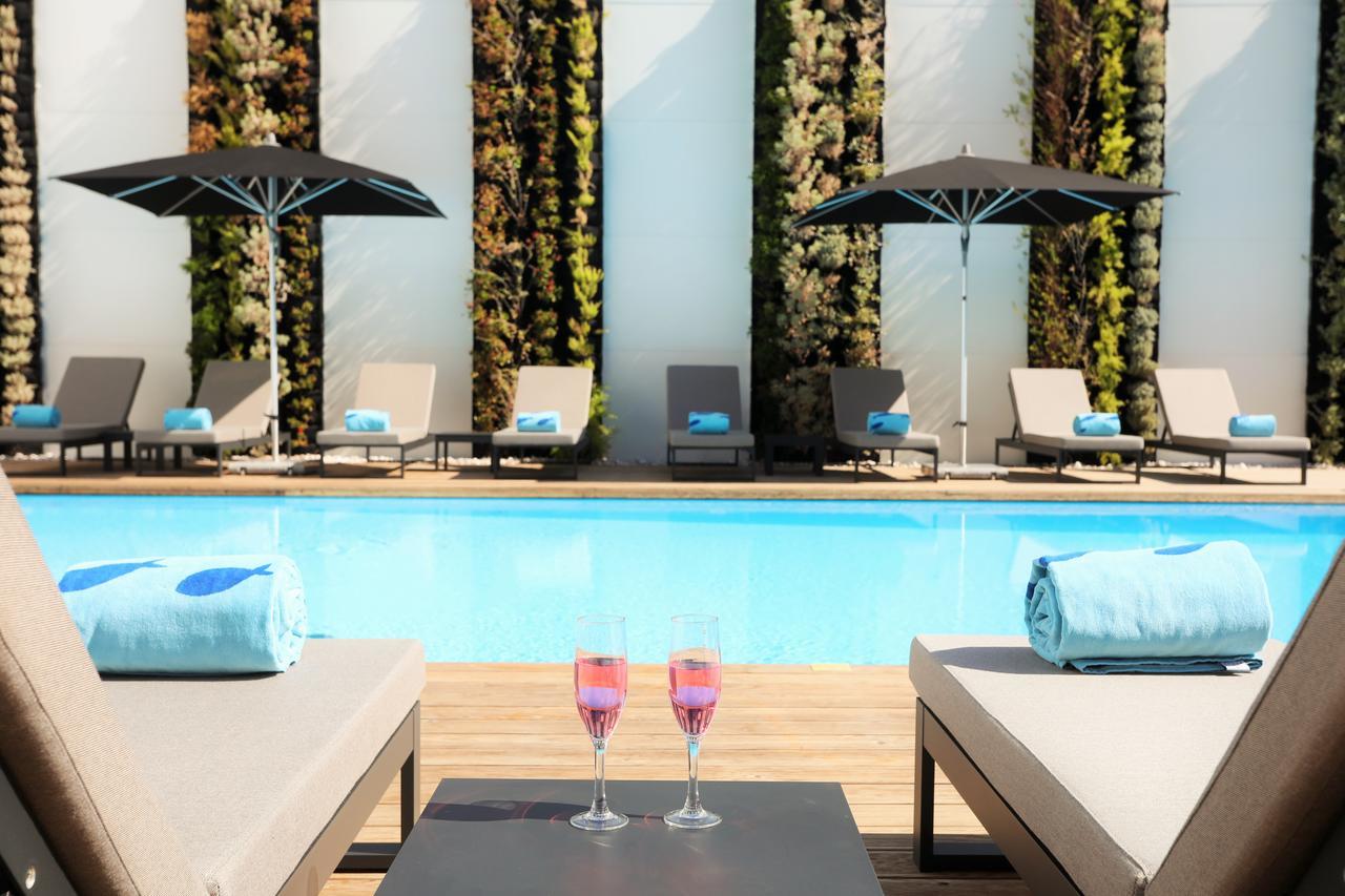 Iberostar Selection Lisboa Hotel Luaran gambar The pool at the hotel