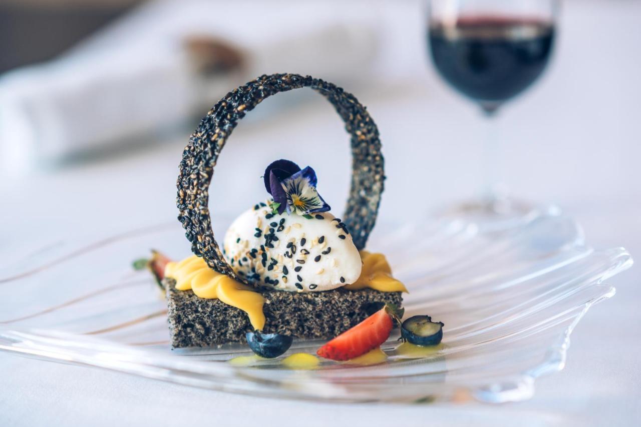 Iberostar Selection Lisboa Hotel Luaran gambar A dessert at the restaurant